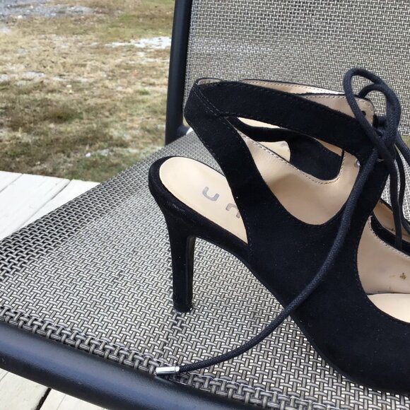 UNISA Ladies Black Suede Heels 6M - Picture 2 of 4